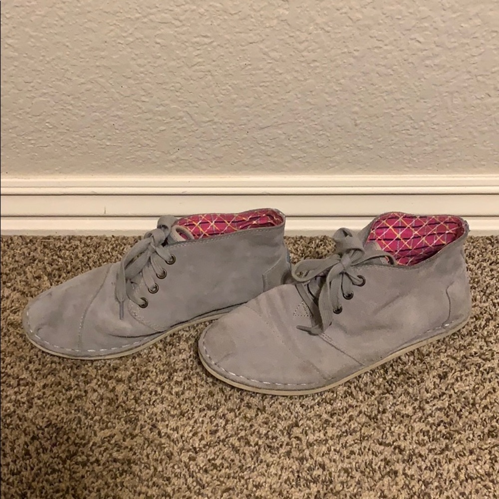 Toms - Picture 2 of 2